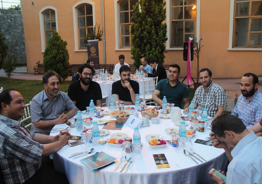 İSDAM 4. Geleneksel İftar Yemeği