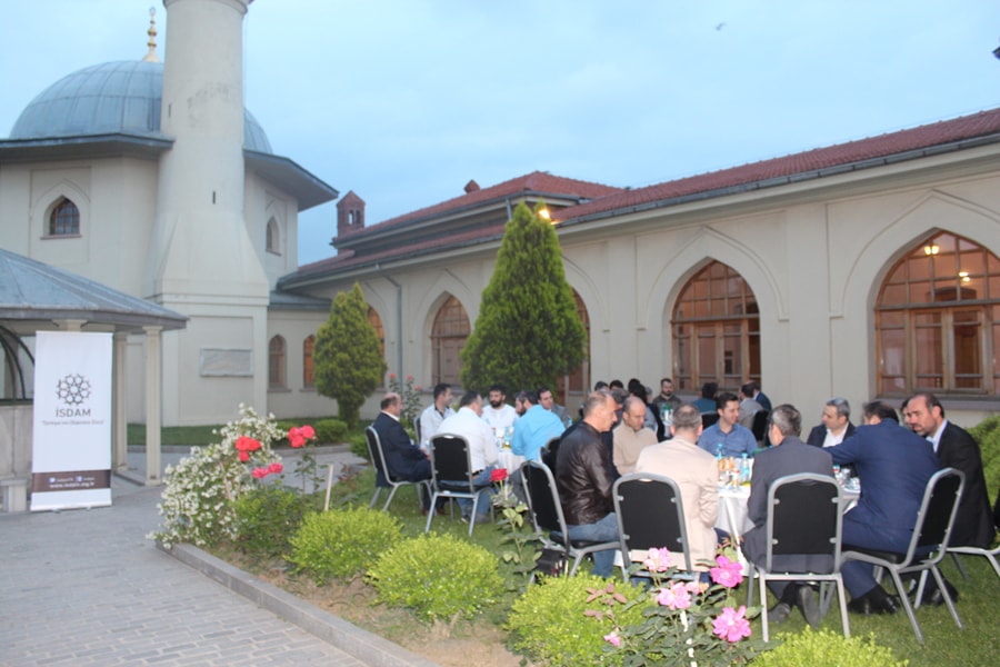 İSDAM 6. Geleneksel İftar Yemeği