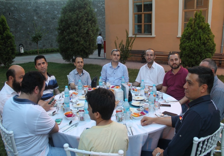 İSDAM 4. Geleneksel İftar Yemeği